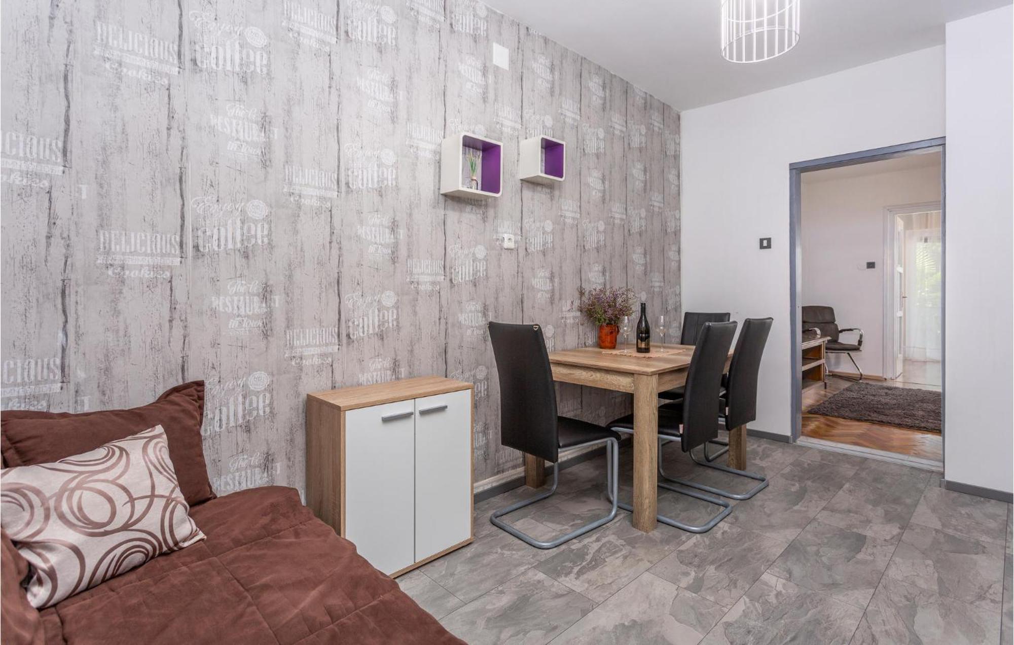 Stunning Apartment In Malinska With Kitchen Esterno foto