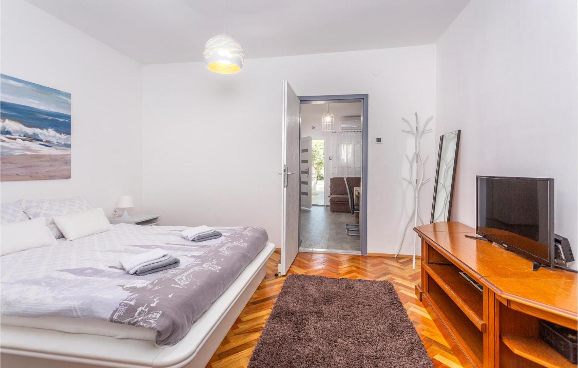 Stunning Apartment In Malinska With Kitchen Esterno foto